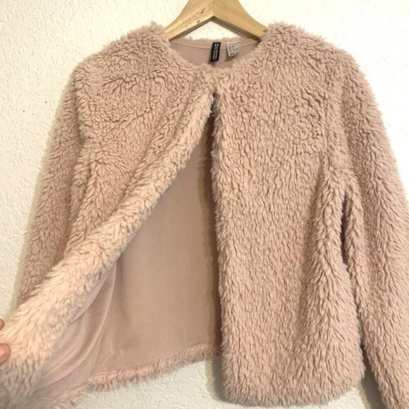 H&M Divided Women Jacket M Sherpa Pink Pockets Fuzzy Shag Teddy Crop Whimsifairy - Picture 1 of 7